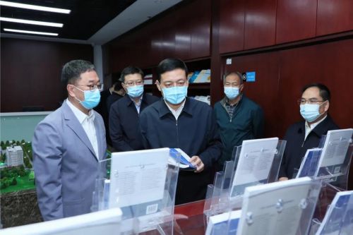 肖亞慶在中國電子信息產(chǎn)業(yè)發(fā)展研究院調(diào)研強(qiáng)調(diào)：深入學(xué)習(xí)貫徹五中全會精神 努力創(chuàng)建國家一流高端智庫